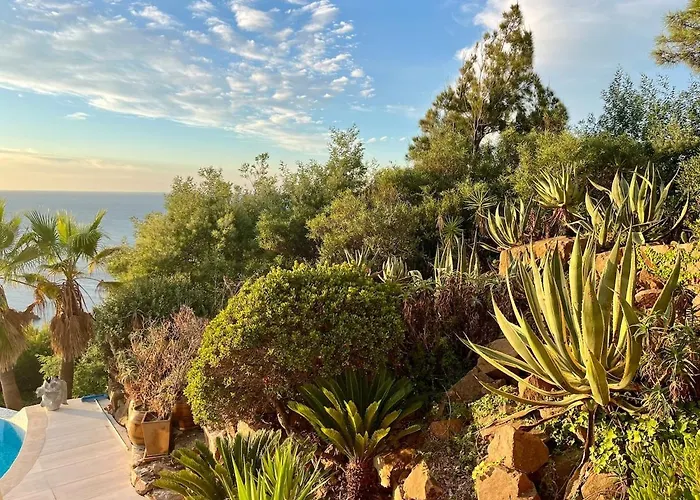 Prestigious With An Incredible Sea View Villa Saint-Raphaël