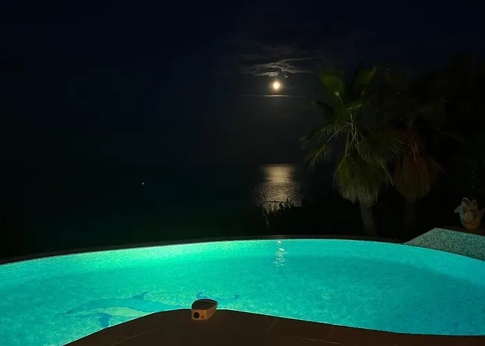 Prestigious With An Incredible Sea View Villa *