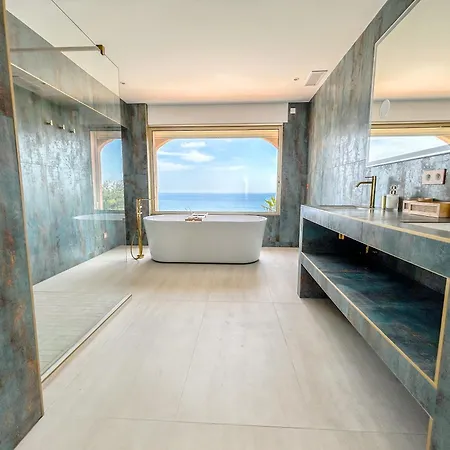 Villa Luxueuse Panoramique, Vue Imprenable Sur La Mer, Piscine, 6 A Antheor *