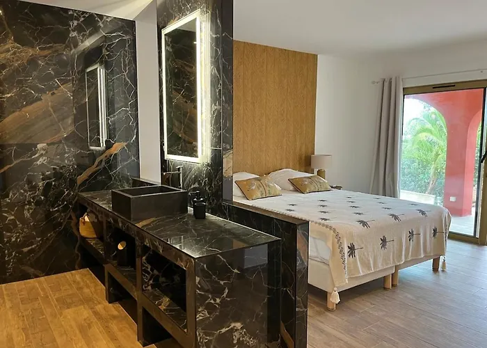 Prestigious With An Incredible Sea View *