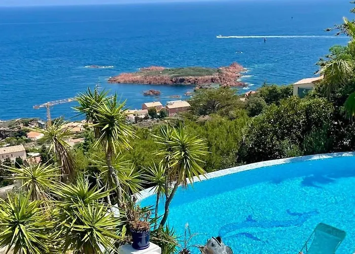 Prestigious With An Incredible Sea View Villa *