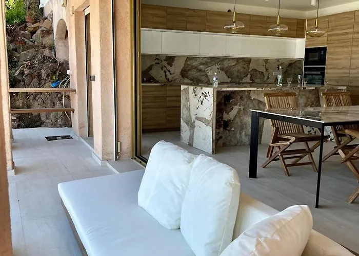 Prestigious With An Incredible Sea View *