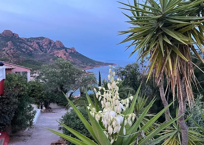 Prestigious With An Incredible Sea View Villa Saint-Raphaël