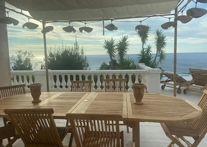 Prestigious With An Incredible Sea View Villa