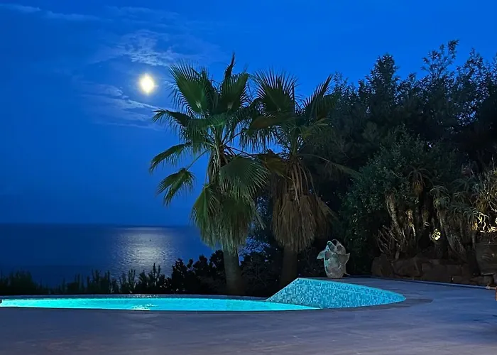 Prestigious With An Incredible Sea View Villa
